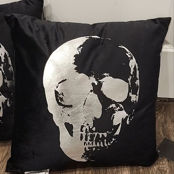 Dormify Mina Victory Sofia Metallic Skull Accent Throw Pillow Set - Picture 10 of 12